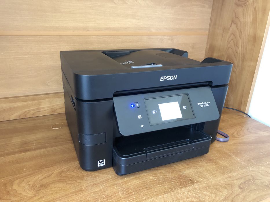 Продам кольоровий БФП Epson workforce pro wf-3720 с СНПЧ