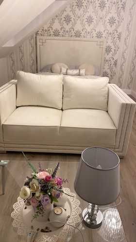 Sofa w stylu glamour z funkcją spania na wymiar