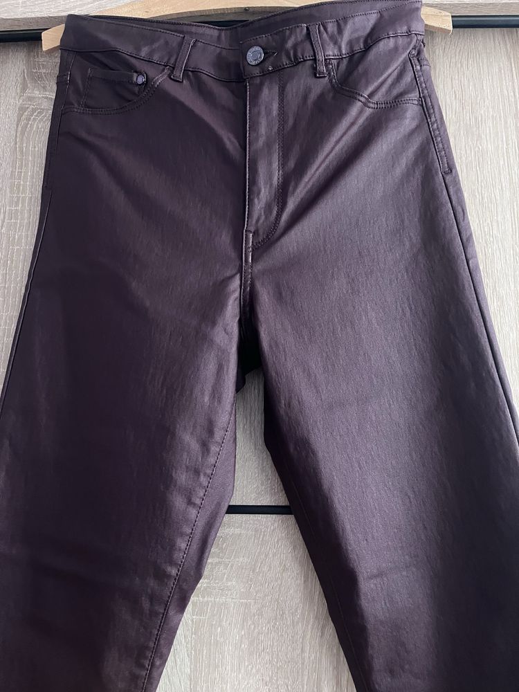 NOWE Woskowane spodnie burgundowe H&M r.38