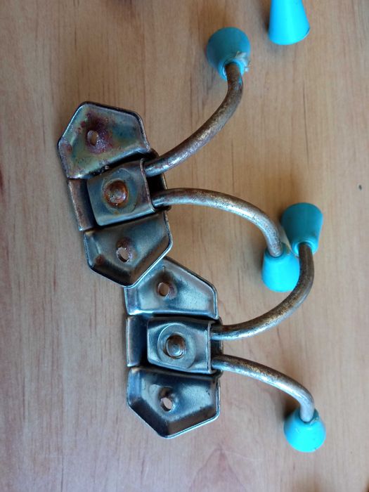 Stare wieszaki. Stare wieszaki.