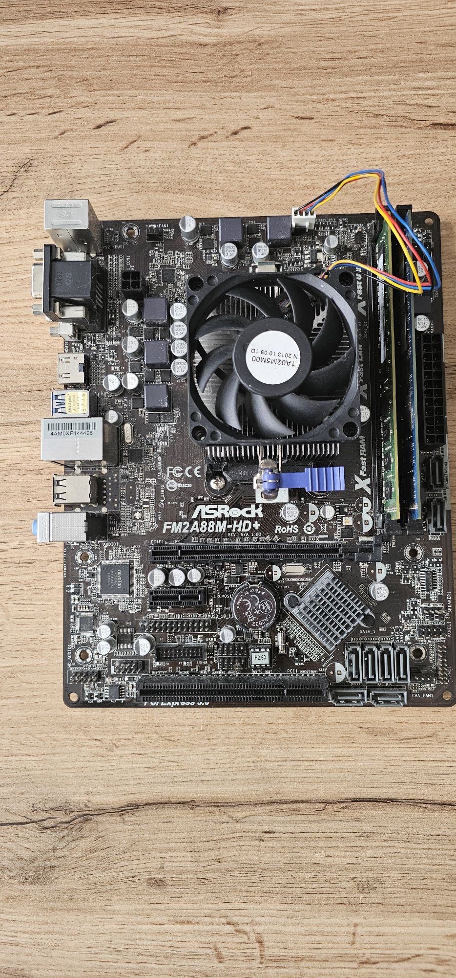 ASRock FM2A88M-HD+ (A88X PCI-E DDR3)