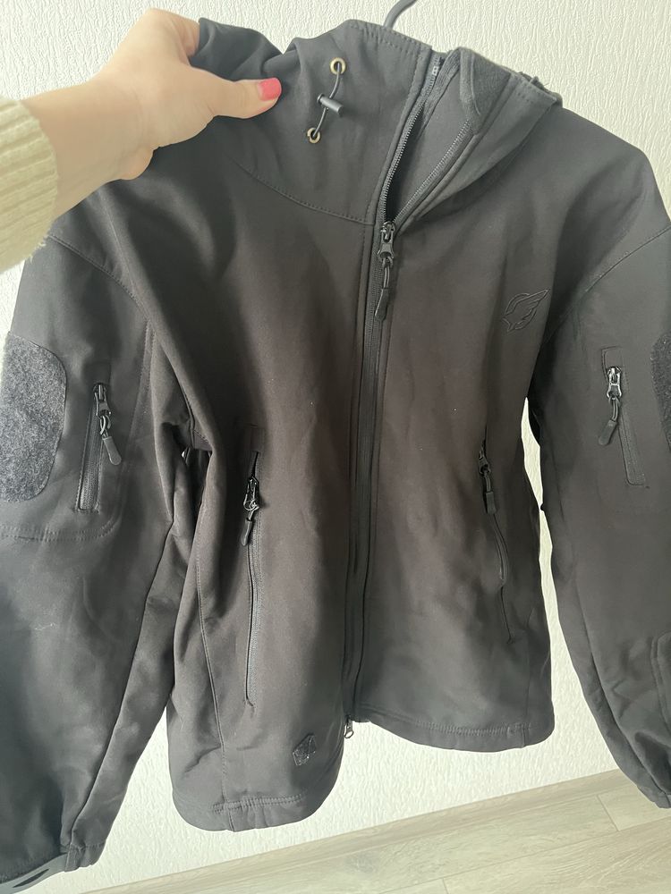 Чорна тактична куртка Softshell