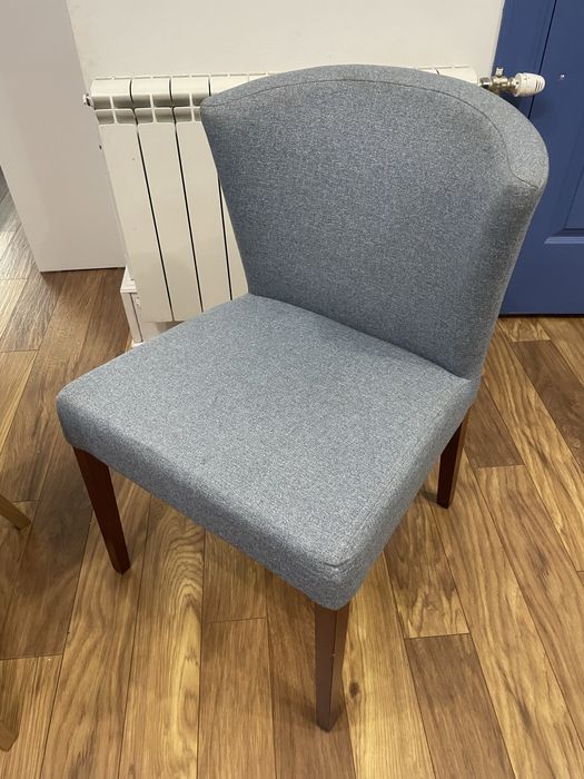 Krzesła drewniane, tapicerowane, do jadalni, 4 szt.