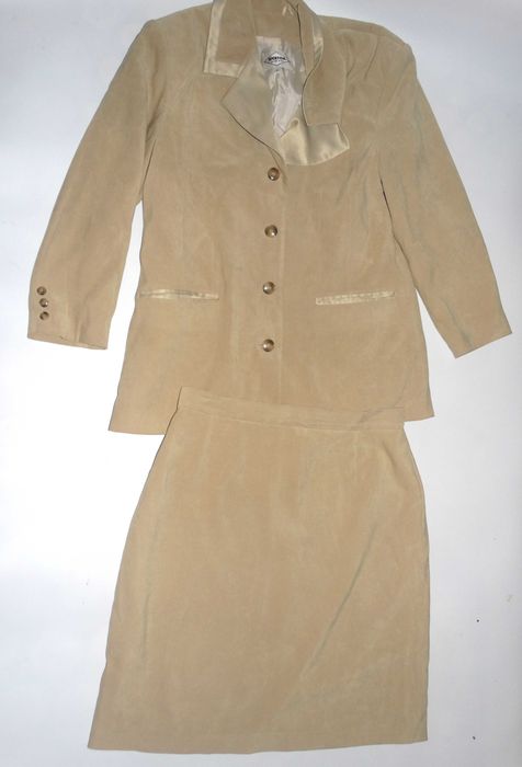 _Wektor_Rewelacyjny elegancki zestaw-garnitur do pracy_R.44_