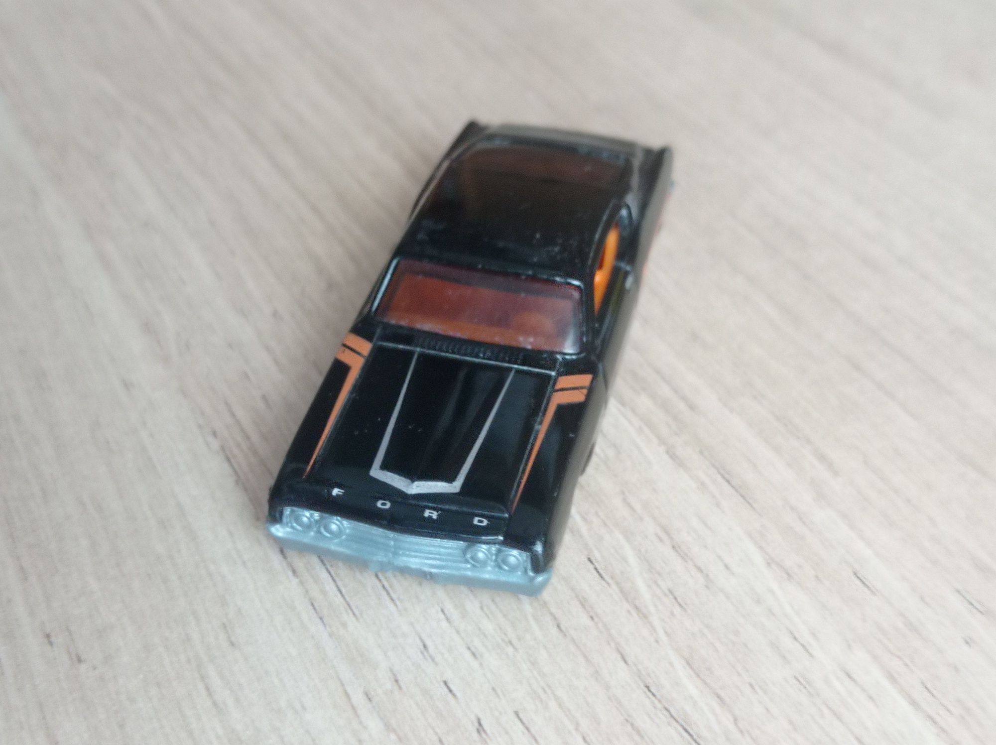 Model samochodu Ford Torino hotwheels original 1:64