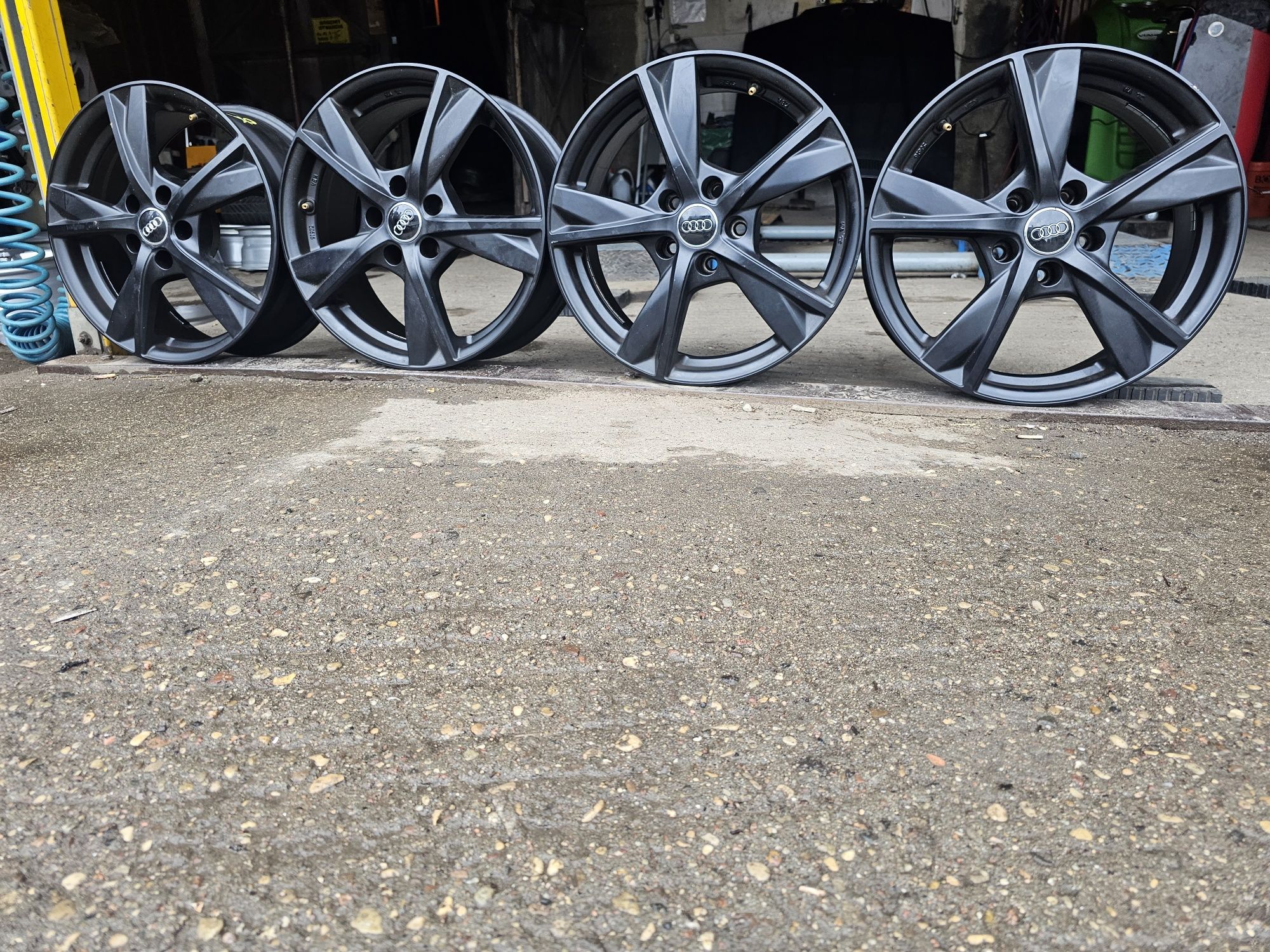 Felgi Aluminiowe Audi A4 B8-B9 R17 5x112 ET39-7J