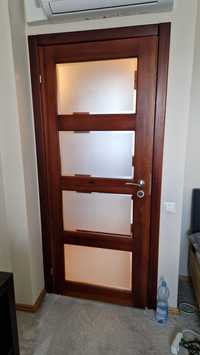 3 szt. drzwi drewniane wewnętrzne pokojowe z futrynami i opaskami