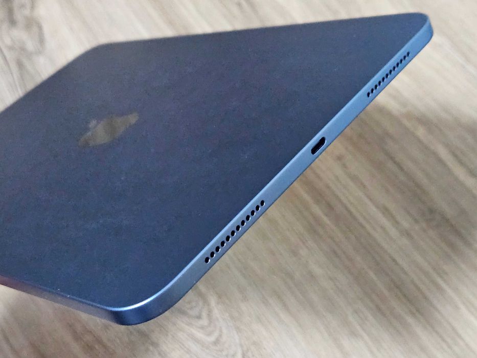 Apple iPad 2025  A16 11Gen Blue , 128GB ,Bypass. iOs 26