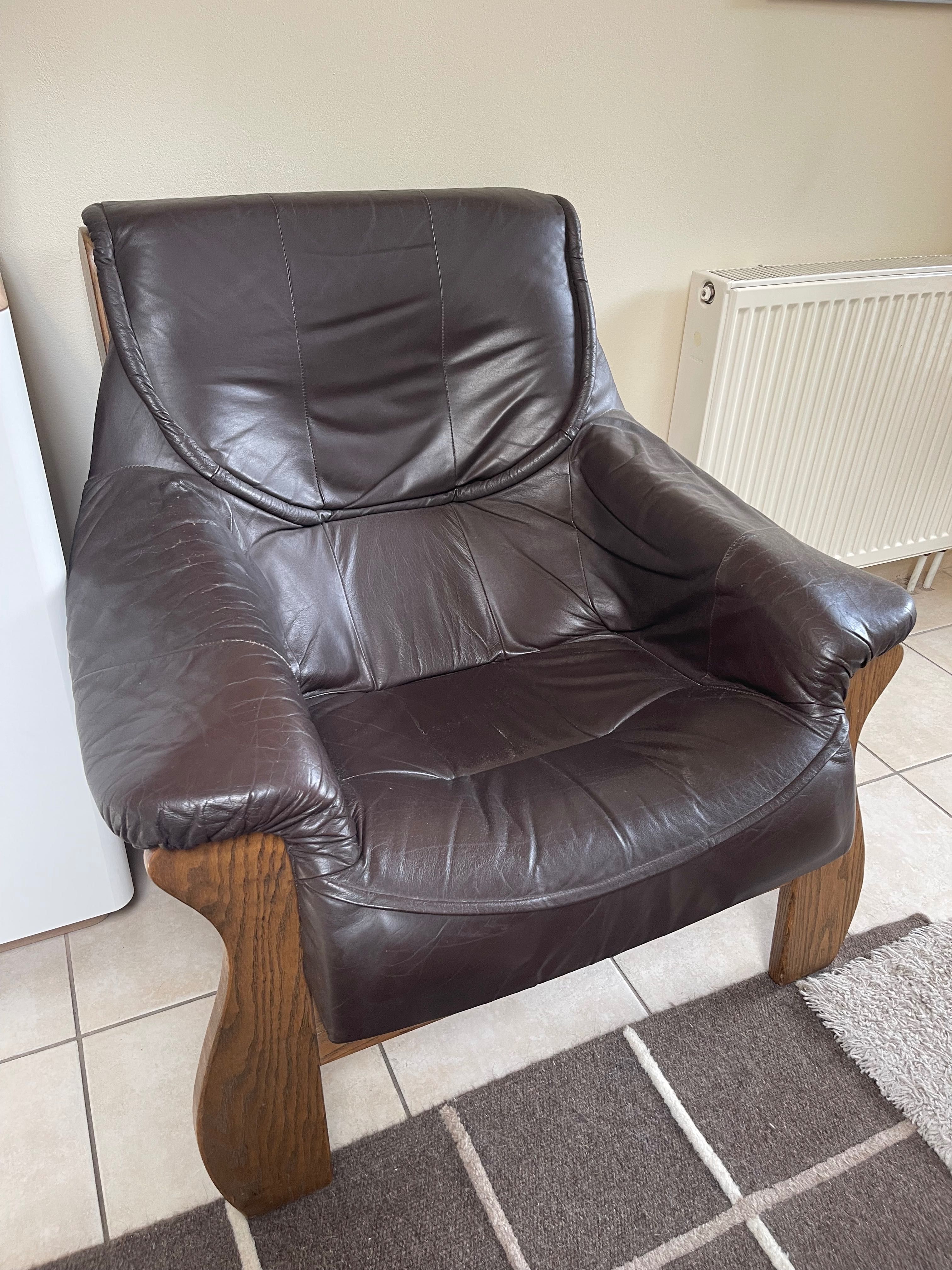 Skórzany zestaw wypoczynkowy  Sofa, dwa fotele.