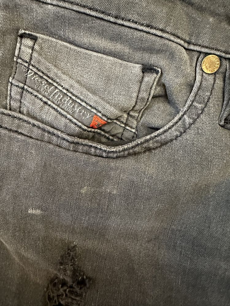 Spodnie jeansy rurki diesel skinzee rozm 28