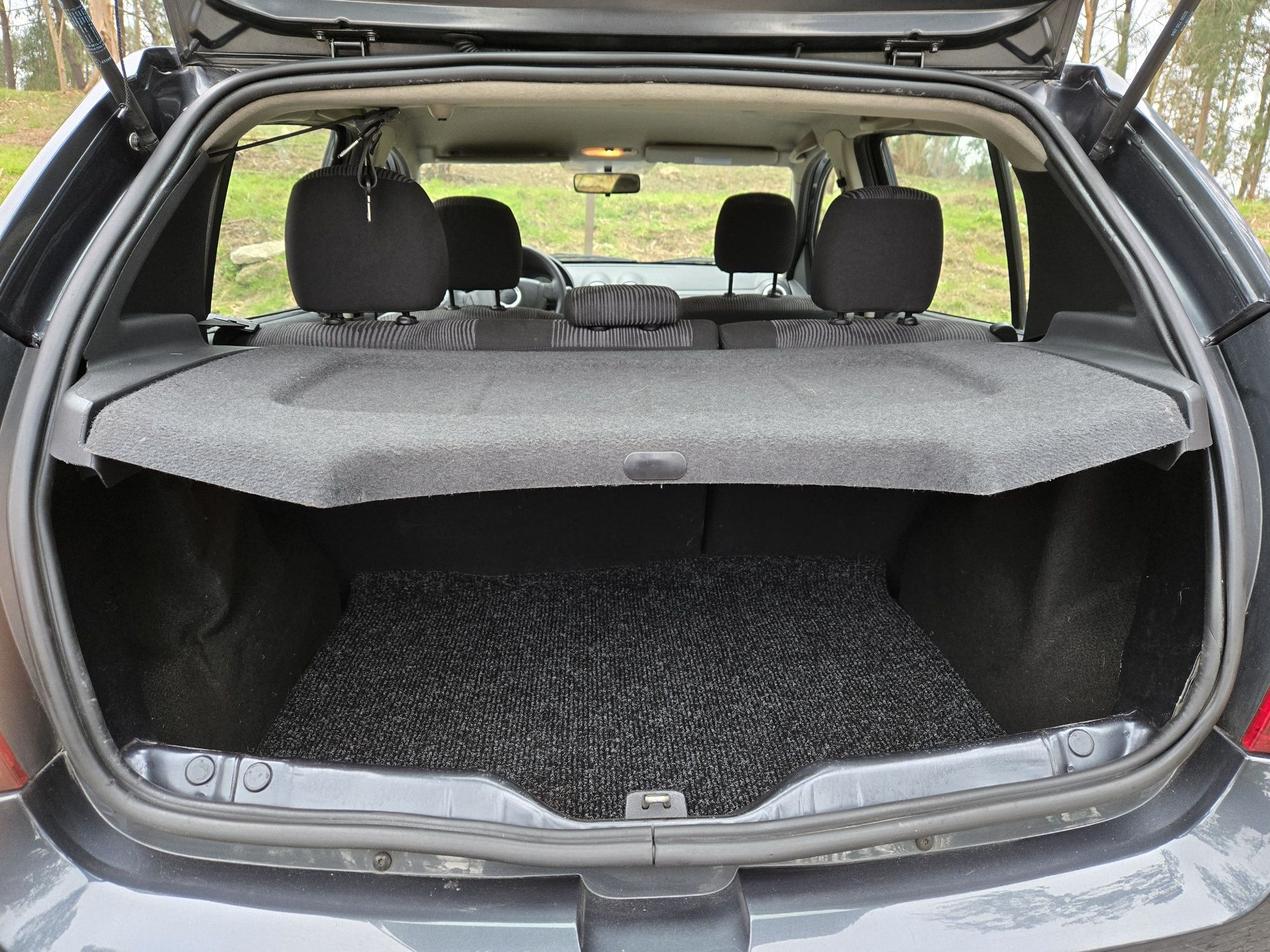Carro pronto para rodar, revisado sem nada a apontar