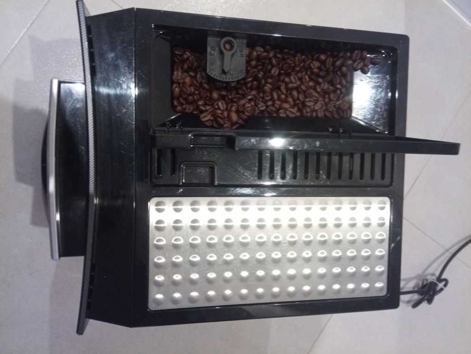 Ekspres do kawy DeLonghi Perfecta, Melitta Solo