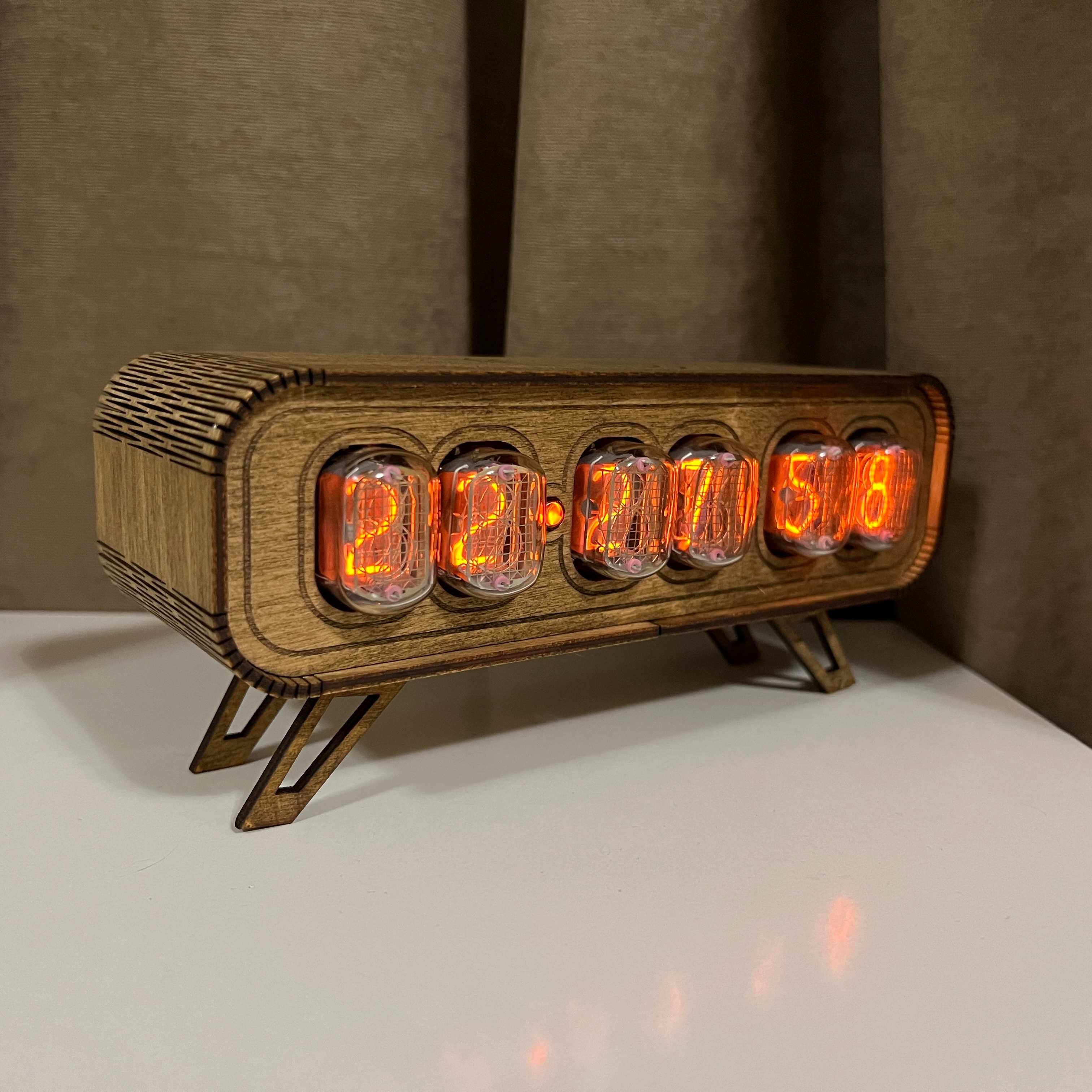 Продам ламповые часы Nixie Clock ИН-12