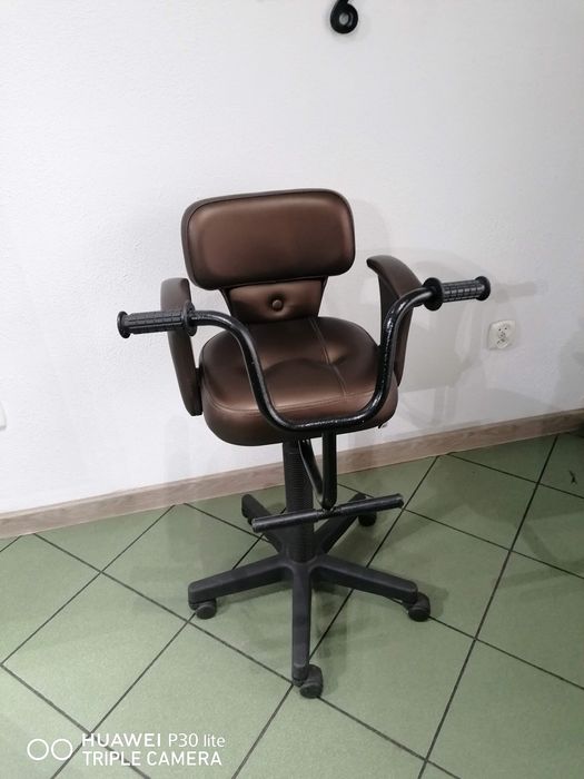 Fotel dziecięcy do strzyżenia