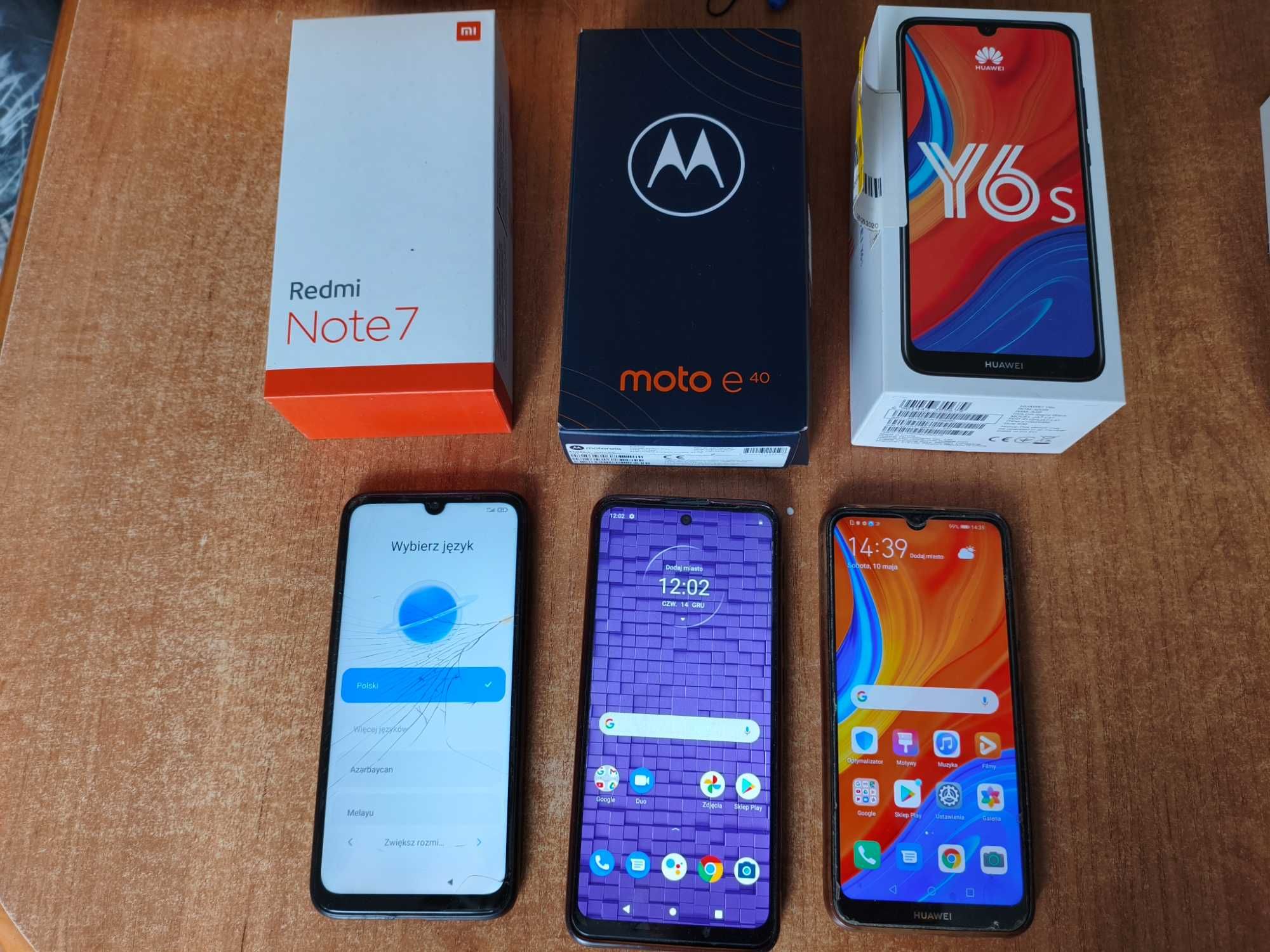 Telefony sprawne i uszkodzone