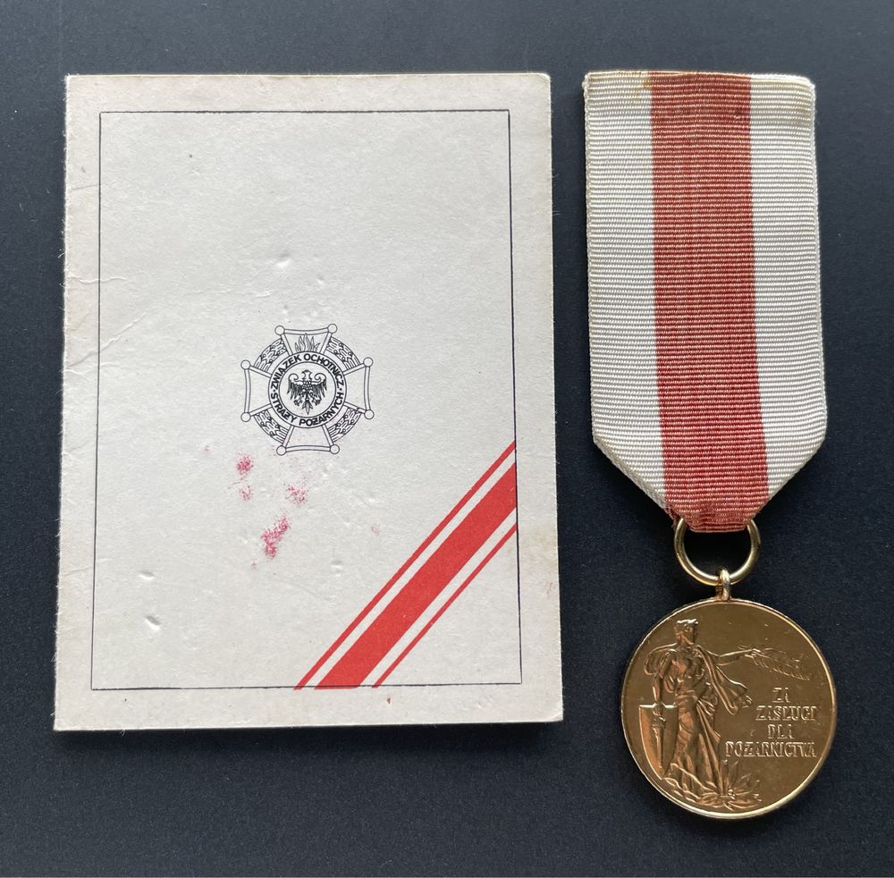 Złoty medal za zasługi dla pożarnictwa PRL z legitymacją