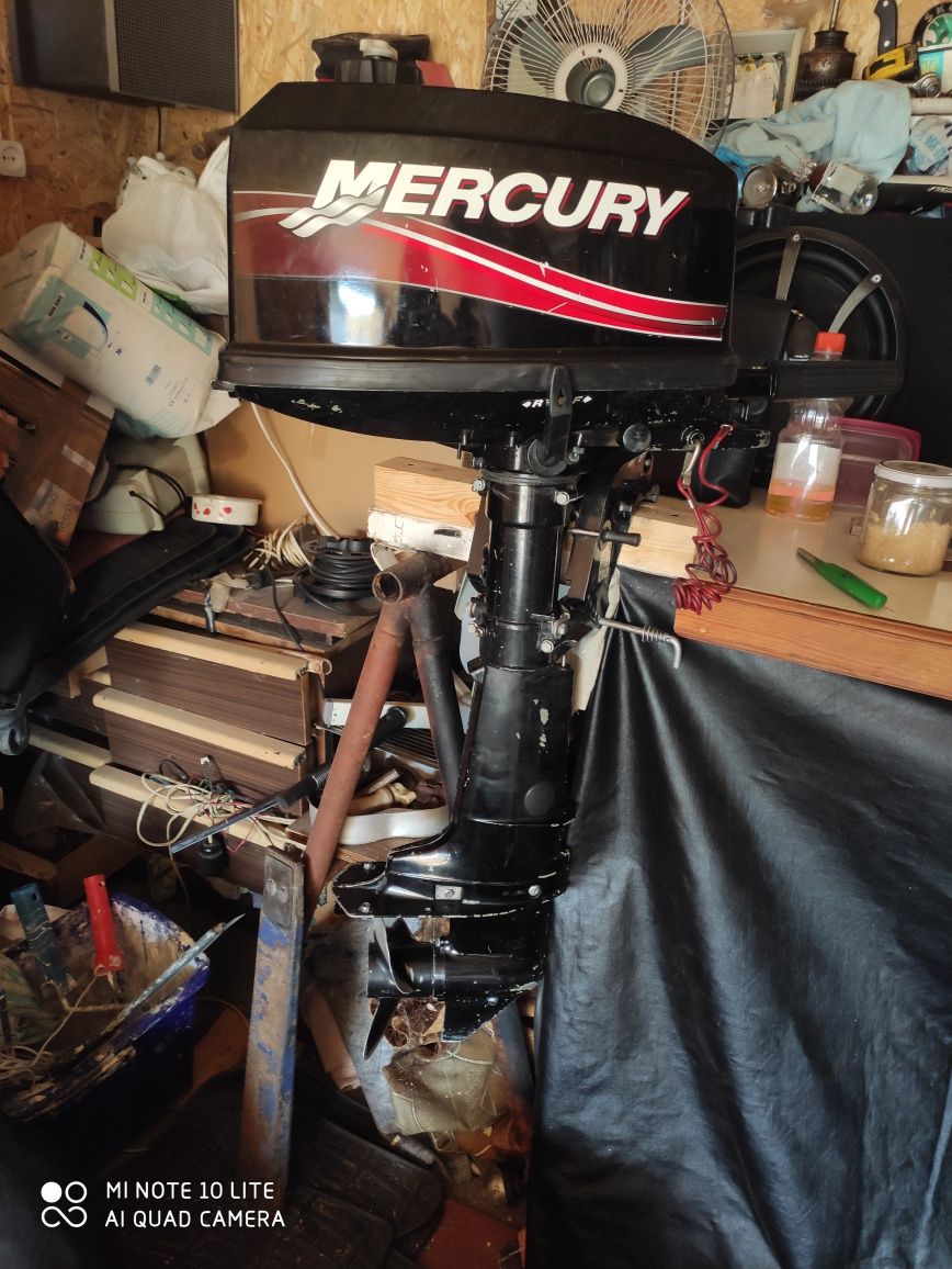 Продам лодочный мотор mercury 5.0