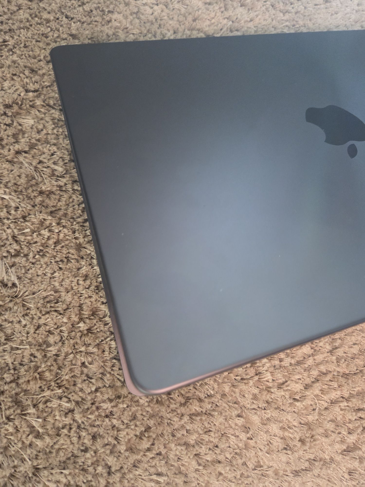 Macbook Pro 14 M4 16GB/512GB novo