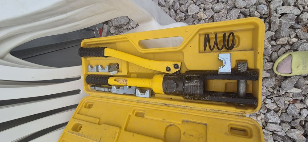 Zaciskarka hydrauliczna Mar-pol w walizce