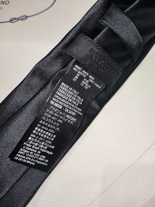 Nowy Krawat Prada, jedwab na prezent od reki