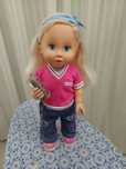 Boneca com 40 cm
