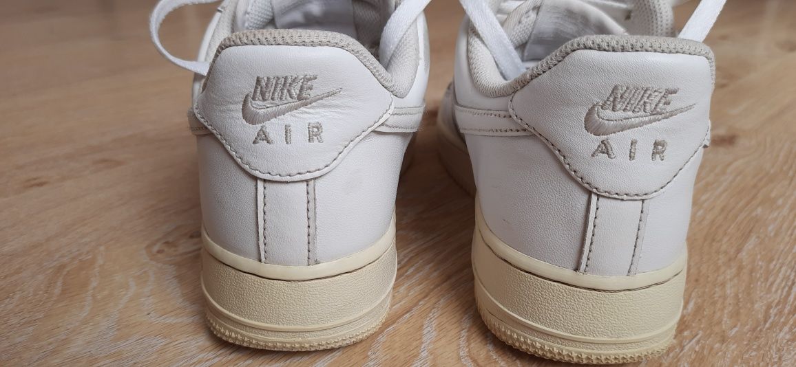 Продам кросівки жіночі Nike air