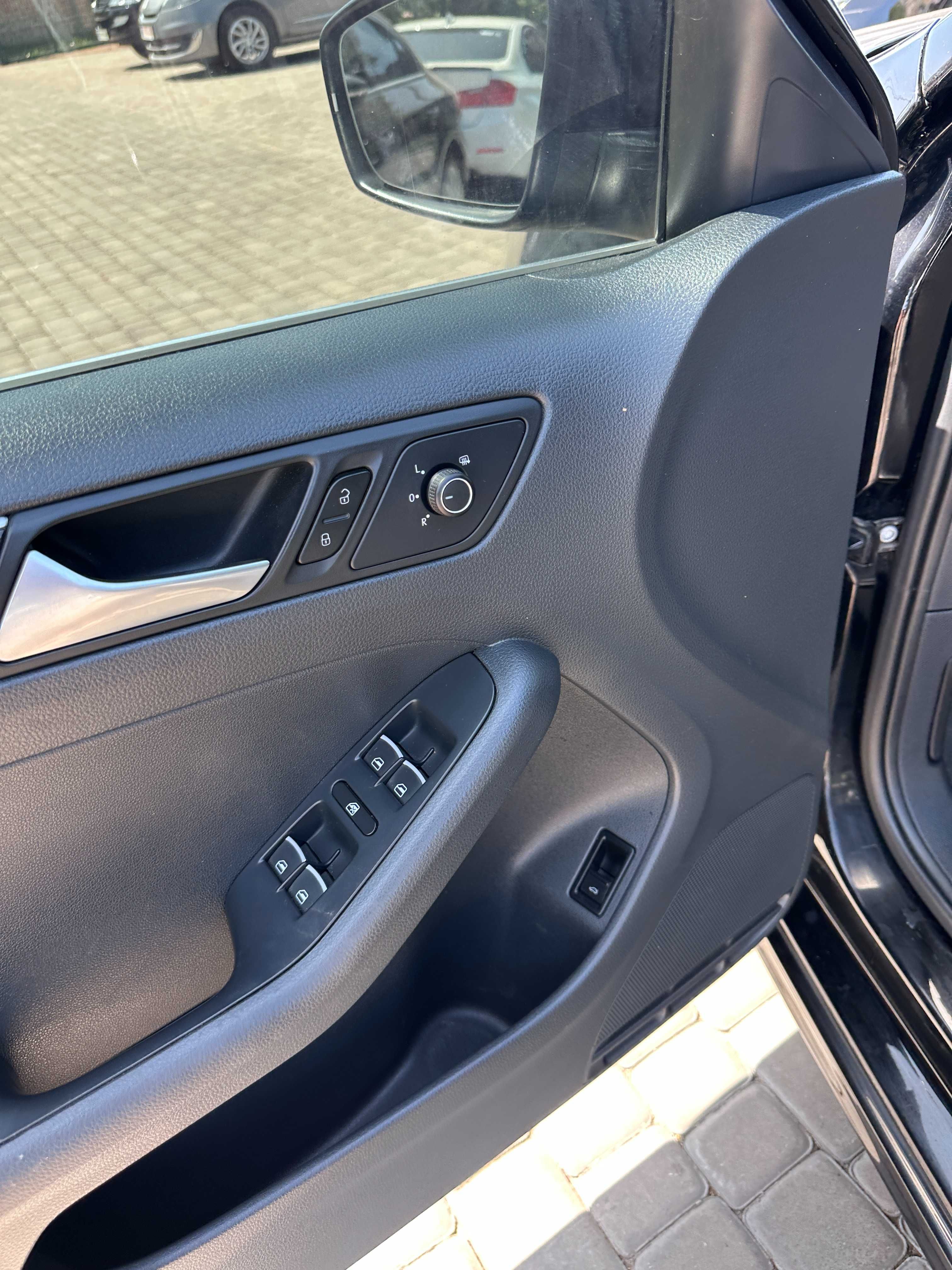 Продам  Volkswagen Jetta SEL 2016 рік можлива розстрочка,кредит!