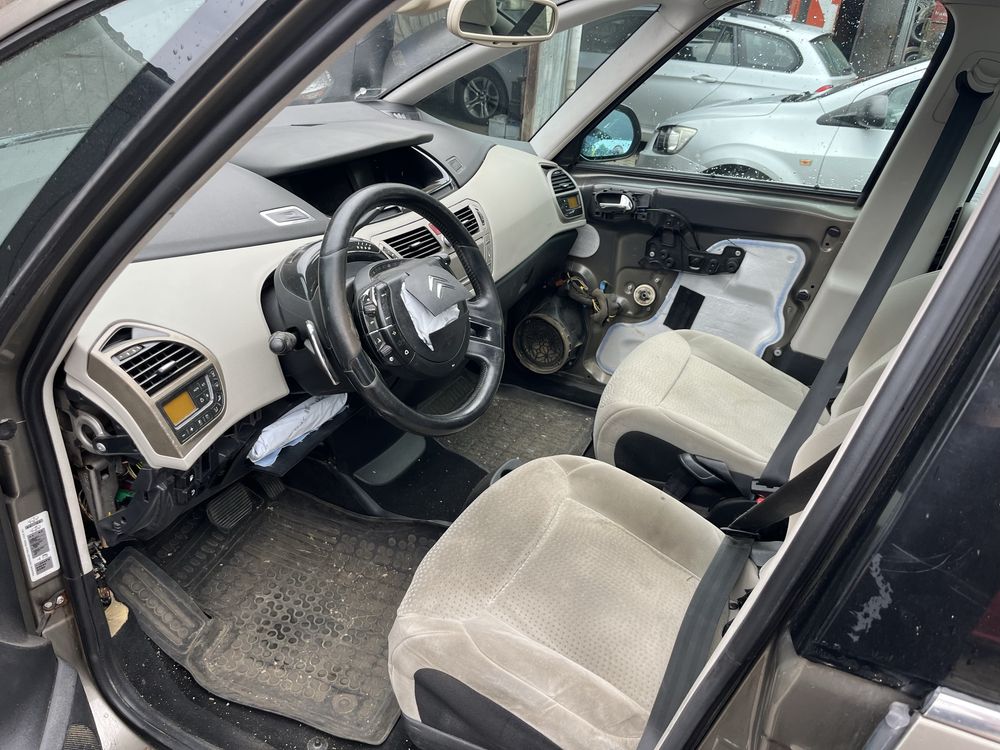 Citroen C4 Picasso uszkodzony!