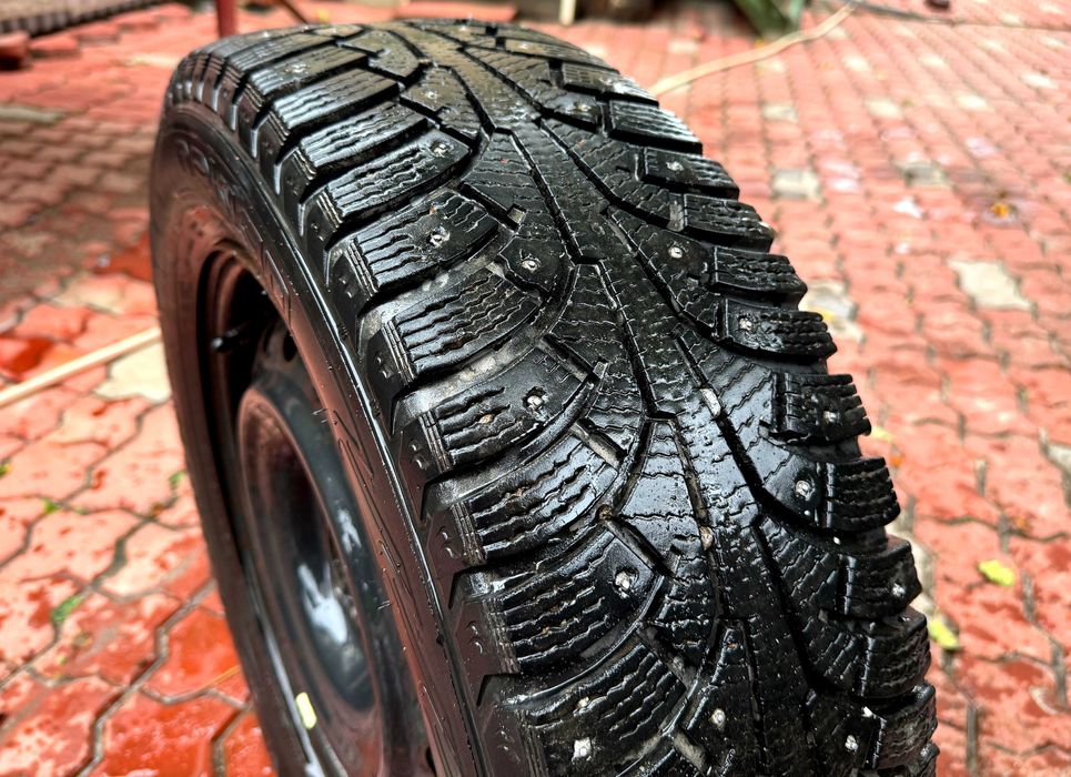 Колеса на шинах 4х114,3 зимові Nokian 195\65\R15 dia 66,1мм