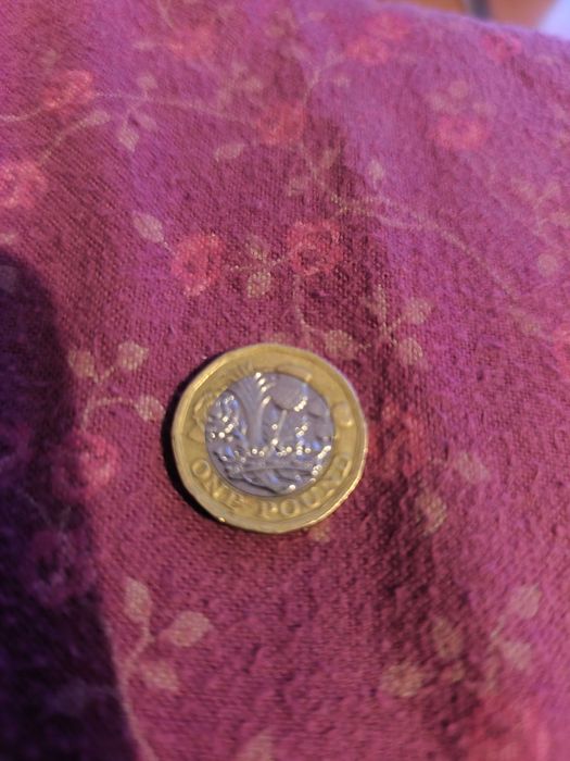 Moeda one pound rainha Elizabeth ano 2016