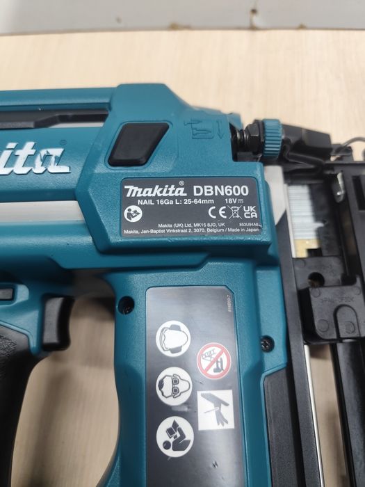 Makita DBN600 акумуляторний нейлер по дереву Макіта оригінал
