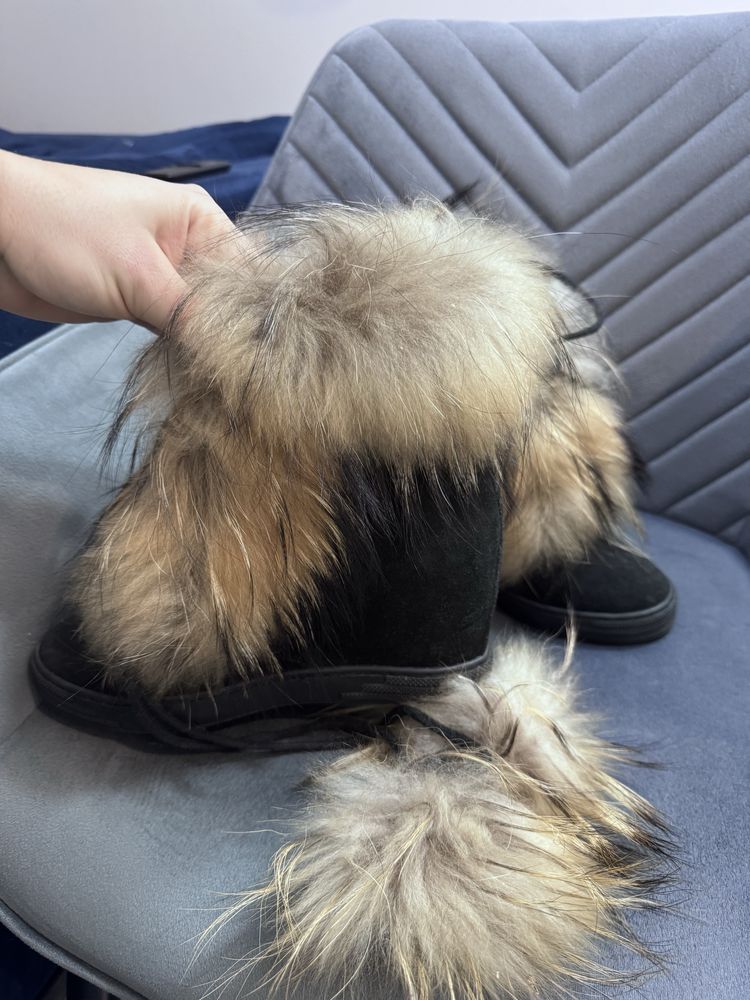 Buty na koturnie z futrem z jenota roz 39