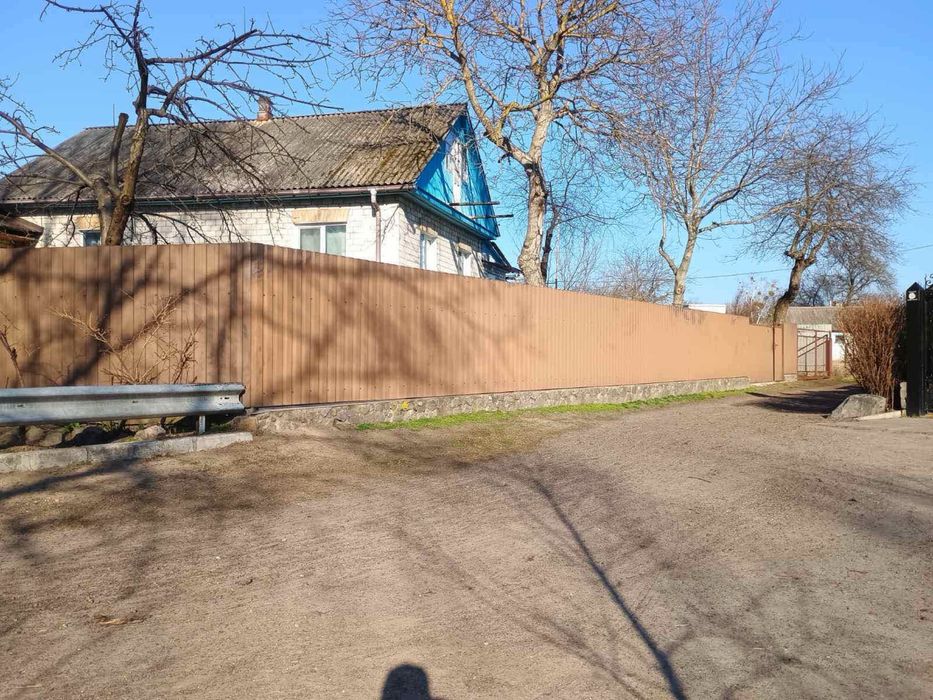 продається житловий будинок біля річки