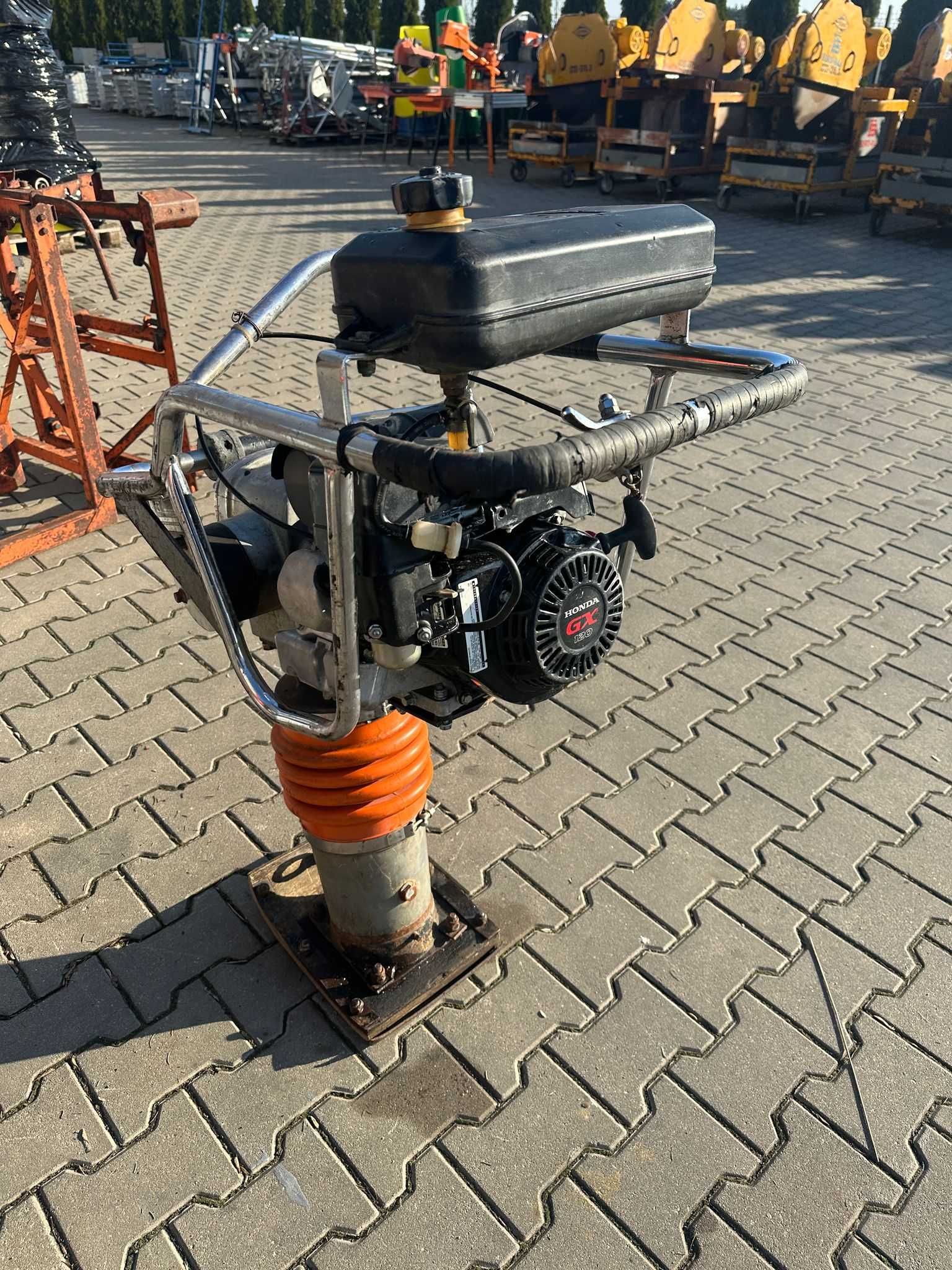 Skoczek gruntu ubijak wibracyjny BELLE RT66 R.2006/2012 Zagęszczarka