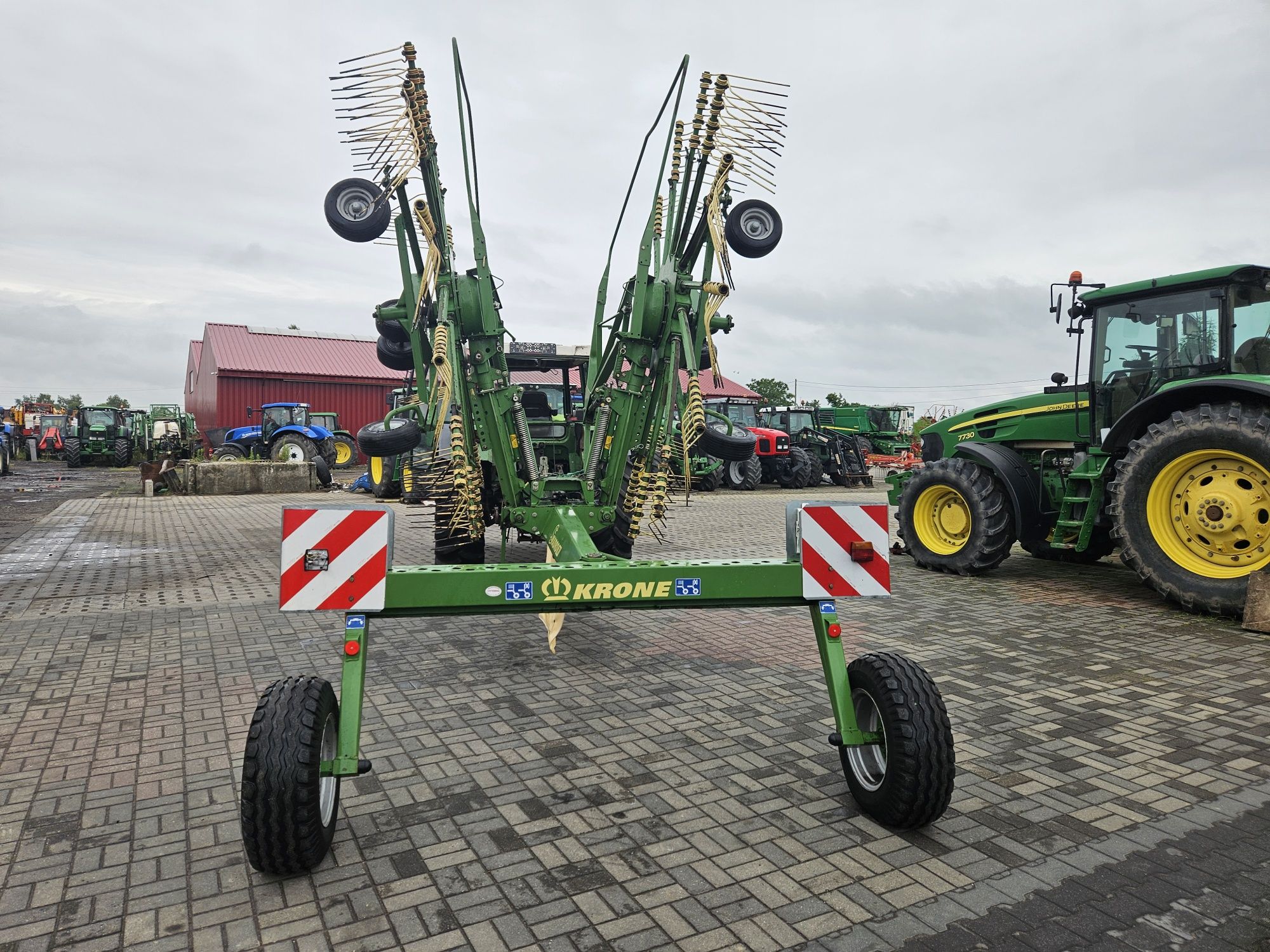 Zgrabiarka krone swadro 761 nowy model claas pottinger