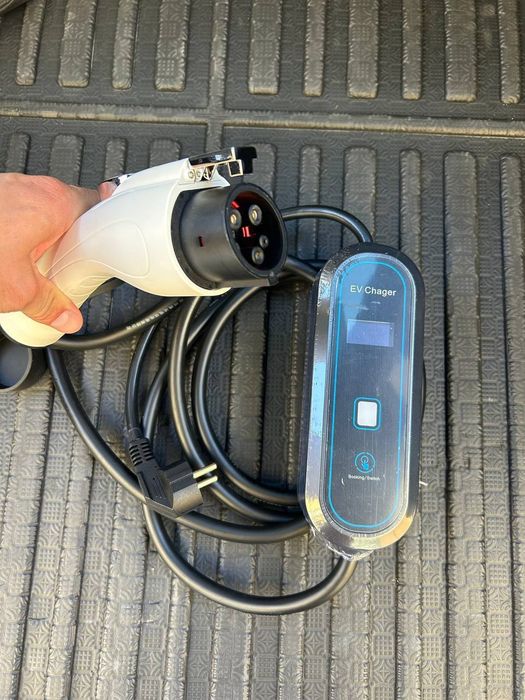 Зарядна станція для електромобілів Tesla та авто з США на 3,5квт та 7