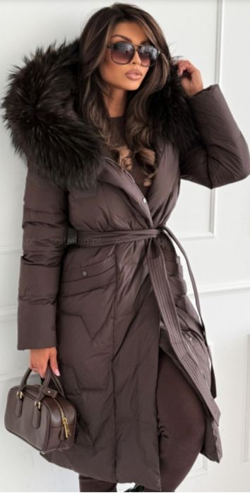 Puchowy długi płaszcz czekolada kaptur futro rM