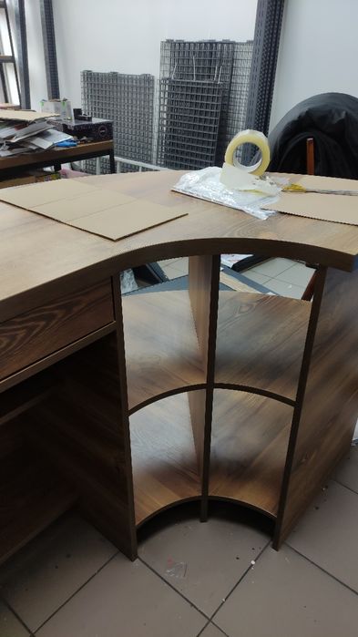 Стол касса витрина