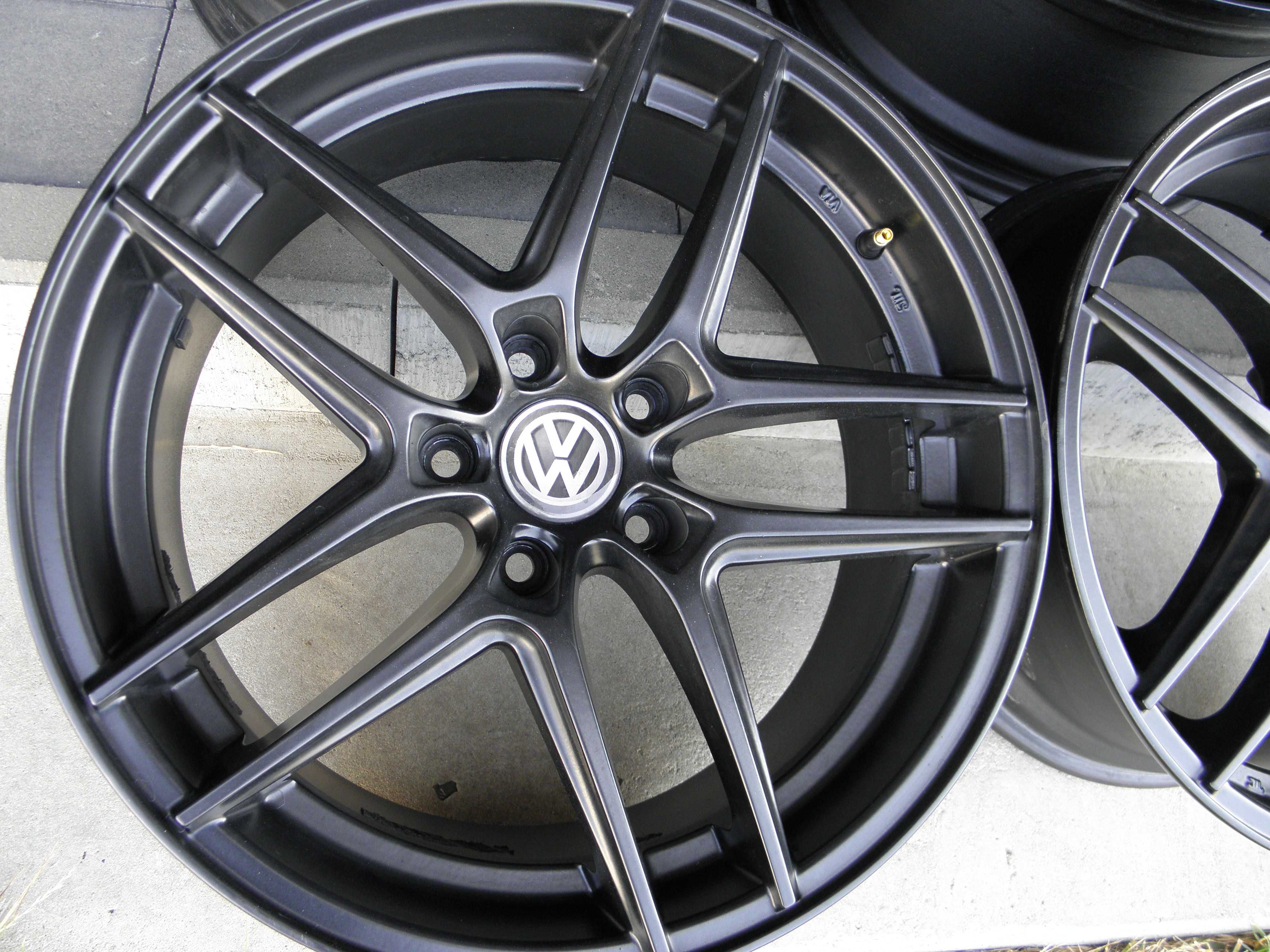 Felgi 18 VW Passat Sharan Seat Exeo Audi A4 A6 Q3 Mercedes 5x112 ET35