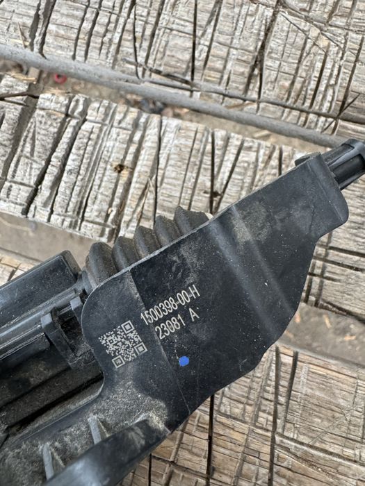 Tesla Model Y актуатор капота привод замка капота оригинал разборка