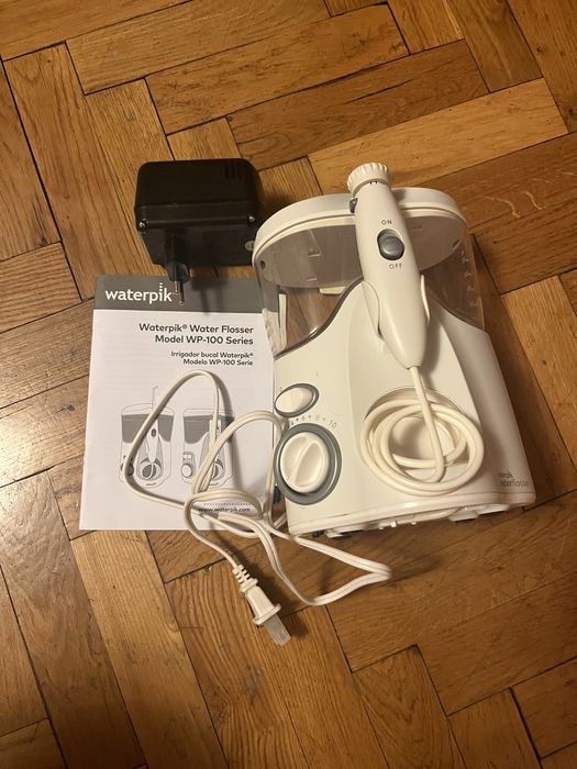 Іригатор Waterpik Water Flosser WP-100 Series