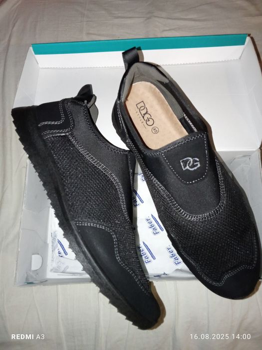 Обувь 45 размер лёгкие. Новые.