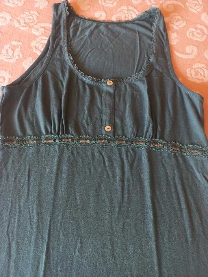 Lote de três camisas de dormir e um pijama para menina,  tamanho S