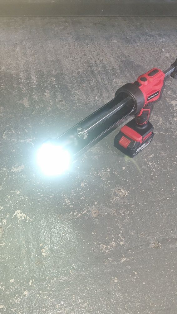 Pistolet do silikonu