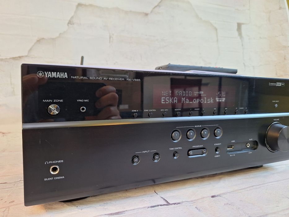 Mocna Yamaha RX-V685 z Wifi Bluetooth ARC MusicCast 4K Atmos