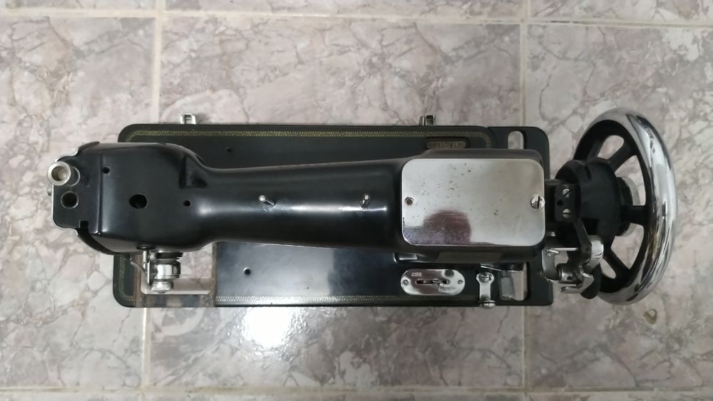 Máquina Costura OLIVA