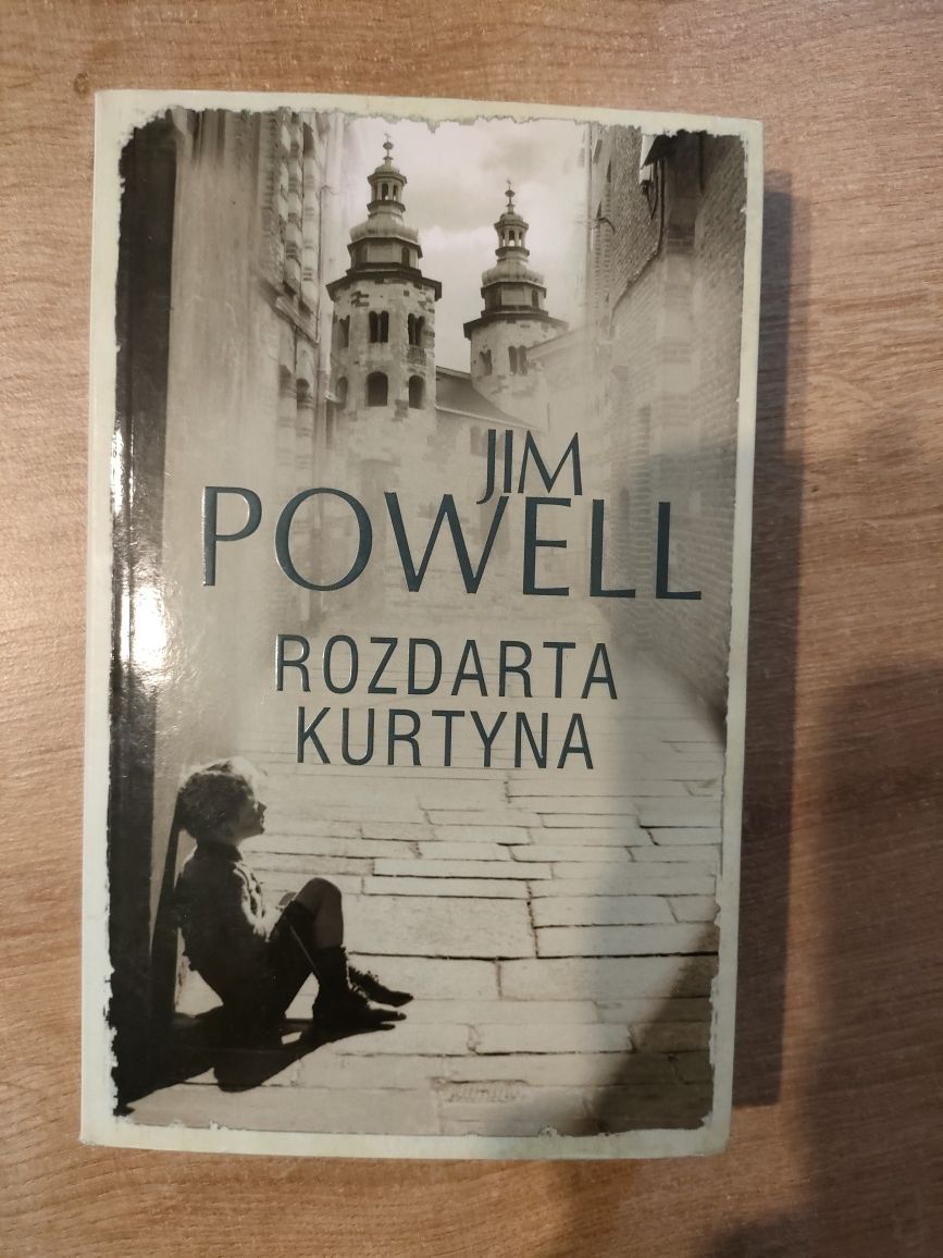 Rozdarta kurtyna książka