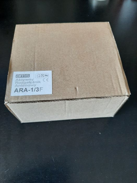 Rozgałęźnik antenowy wzmacniacz ARA 1/3 F z zasilaczem AWS-143M