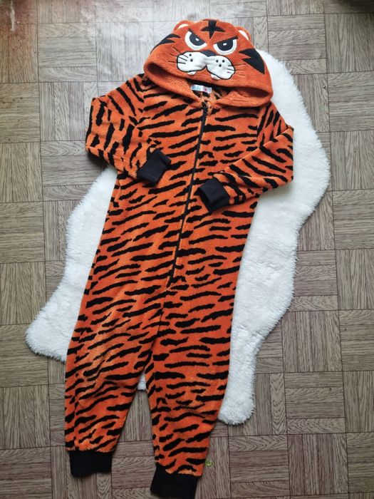 Теплий ромпер, комбінезон, піжама.