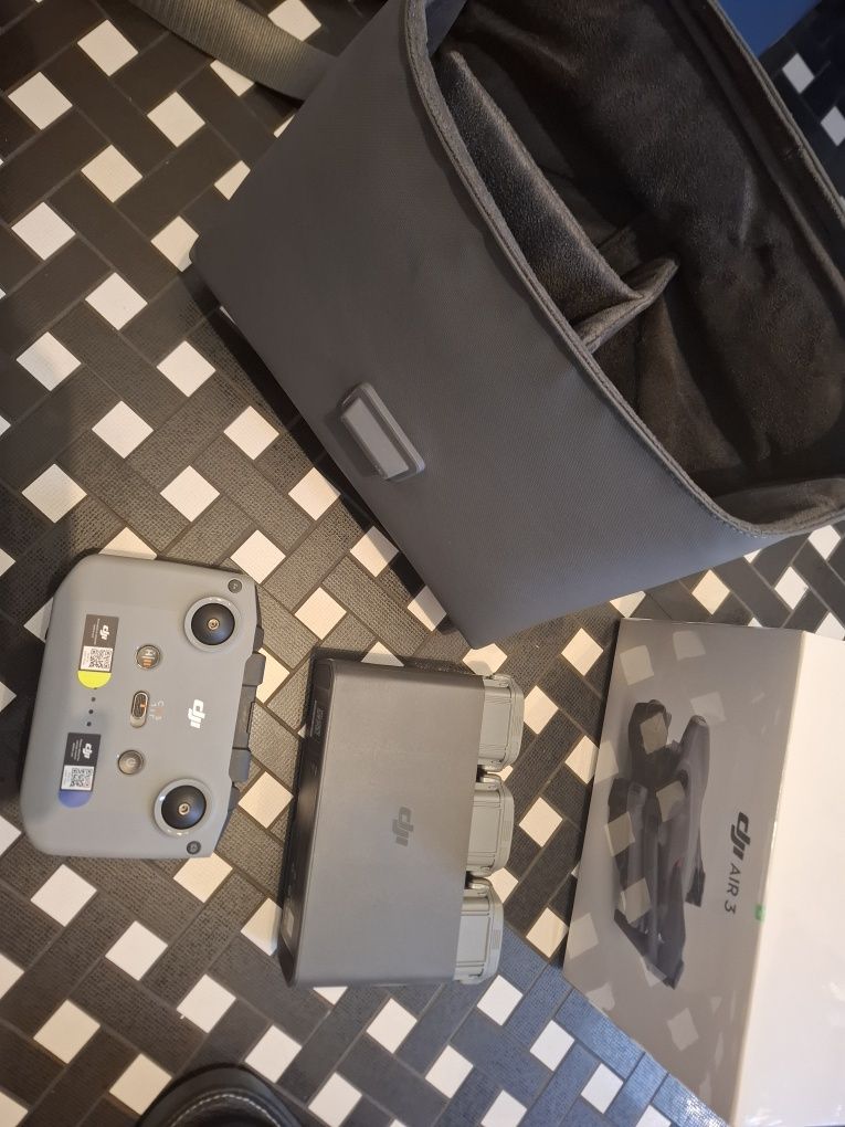 DJI Air 3 fly more combo nieaktywowany plus care refresh do 01.2027